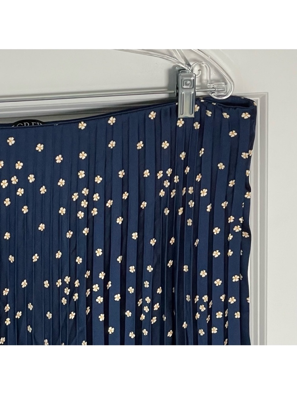 J. Crew Navy Blue Tiny Bloom Print Pleated Pull On Midi Skirt new size XL - Picture 3 of 9